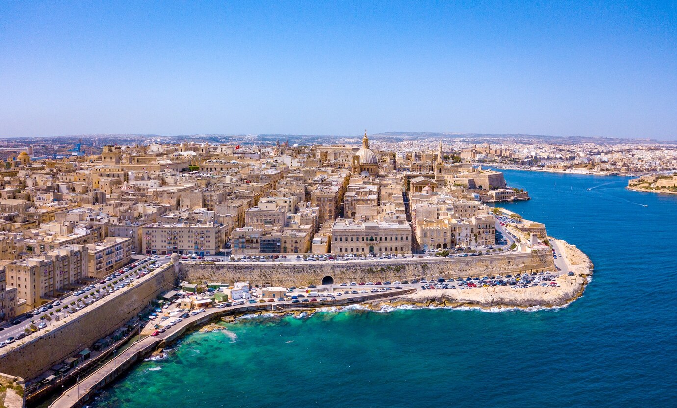 aerial-shot-ancient-city-valletta-malta_181624-49585